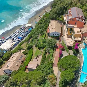 leopold.hotelitalianriviera.com/